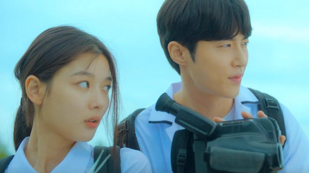 Read more about the article Recenzie – 20th Century Girl (2022) – Emoțiile primei iubiri